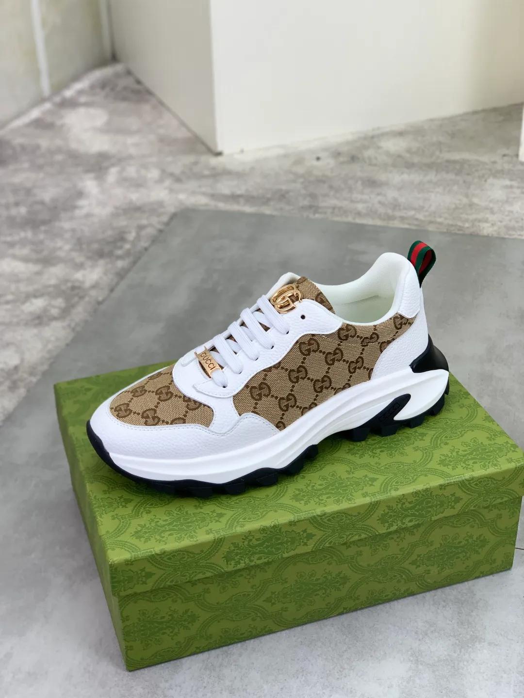 Men's shoes 💰P440💰[New model]🆘 The latest model from Gucci GUCCI official website🎁Classic casual and fashionable men's shoes👟Best model💥The version is simple and elegant, exclusive for trendy men. Unique official website latest brand elements👑Gucci original decoration, fashionable and generous, original soft calfskin fabric➕Comfortable soft first-layer pigskin lining ✅The official website specifies the wear-resistant casual outsole, the classic model is taken in kind🎬Color: 4️⃣colors available😍Number: 38-44